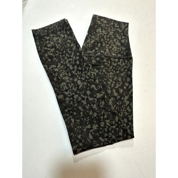 Lululemon Align Crop *21" Size 2 Green Camo Nulu - Picture 5 of 9